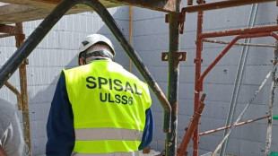 Operaio muore mentre pulisce una vasca per cemento