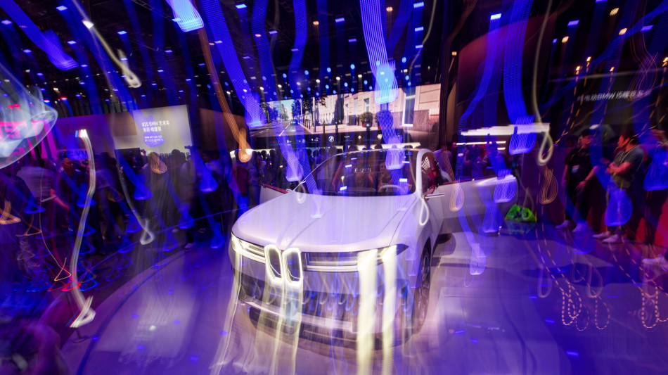 Bmw punta a raggiungere i 2 milioni di veicoli elettrici nel 2026