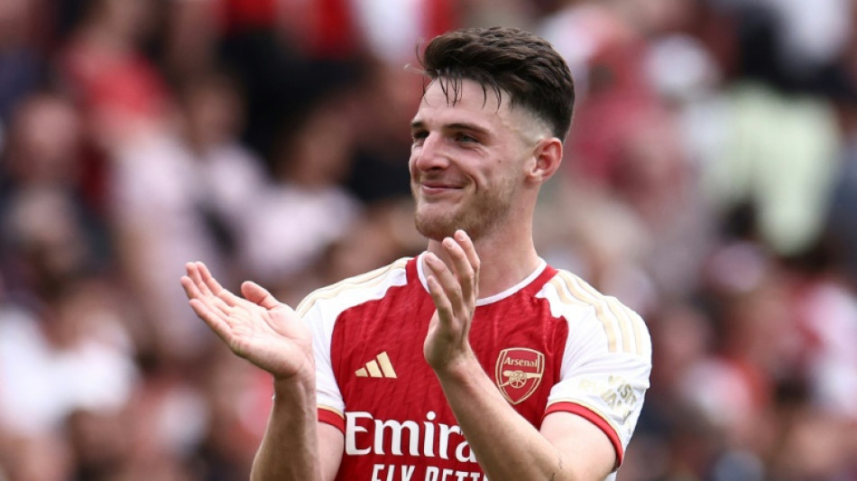 Arsenal launch Premier League title bid, Newcastle hit Villa for five