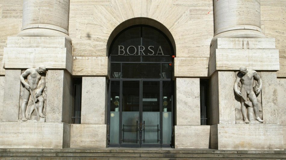 Borsa: Milano tiene con l'Europa, bene Campari e Mediobanca