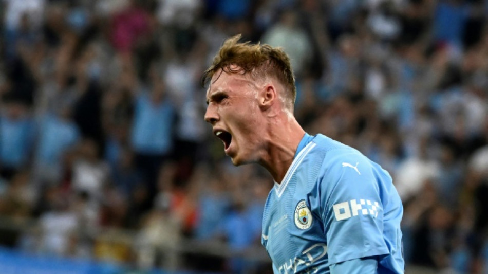 Chelsea sign rising star Palmer from Man City 