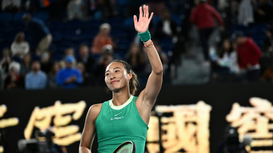 Chinesa Zheng Qinwen avan&ccedil;a &agrave;s semifinais do Aberto da Austr&aacute;lia