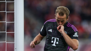 Kane penalty helps Bayern snatch draw at Leipzig