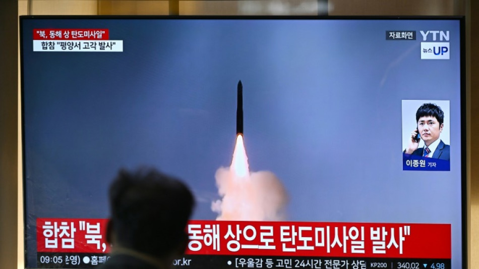 Coreia do Norte lan&ccedil;a m&iacute;ssil bal&iacute;stico de longo alcance