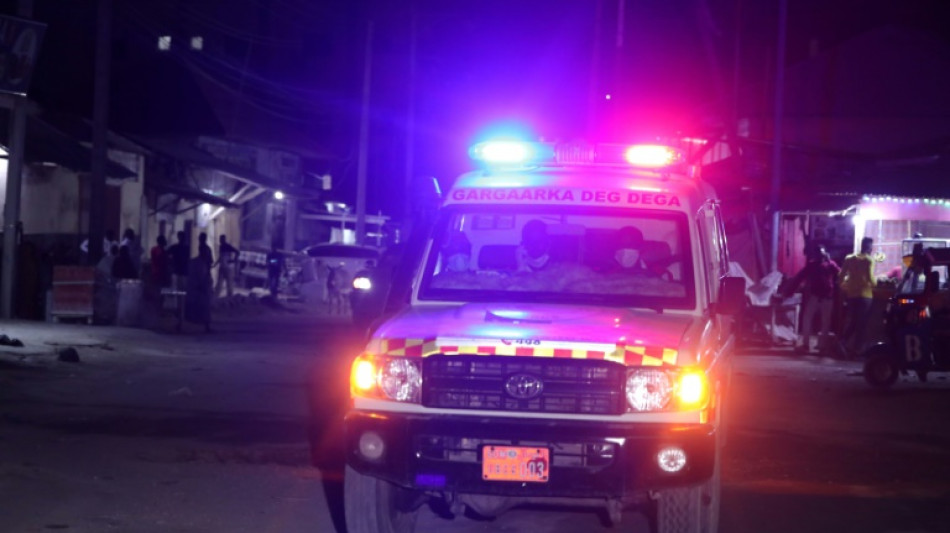 Islamitas do grupo Al Shabaab atacam hotel na capital da Som&aacute;lia