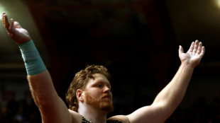 World shot put champs Crouser and Ealey take Drake titles