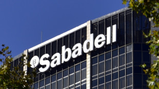 La opa del BBVA sobre Sabadell, una carrera de obst&aacute;culos de incierto desenlace
