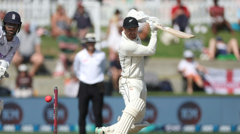 Blundell leads New Zealand fightback in England first Test