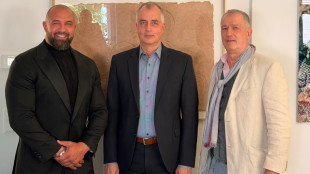 Alex Bodi e o Prof. Dr. Stefan Haupt acordam coopera&ccedil;&atilde;o para uma cole&ccedil;&atilde;o de arte lend&aacute;ria na Rom&eacute;nia